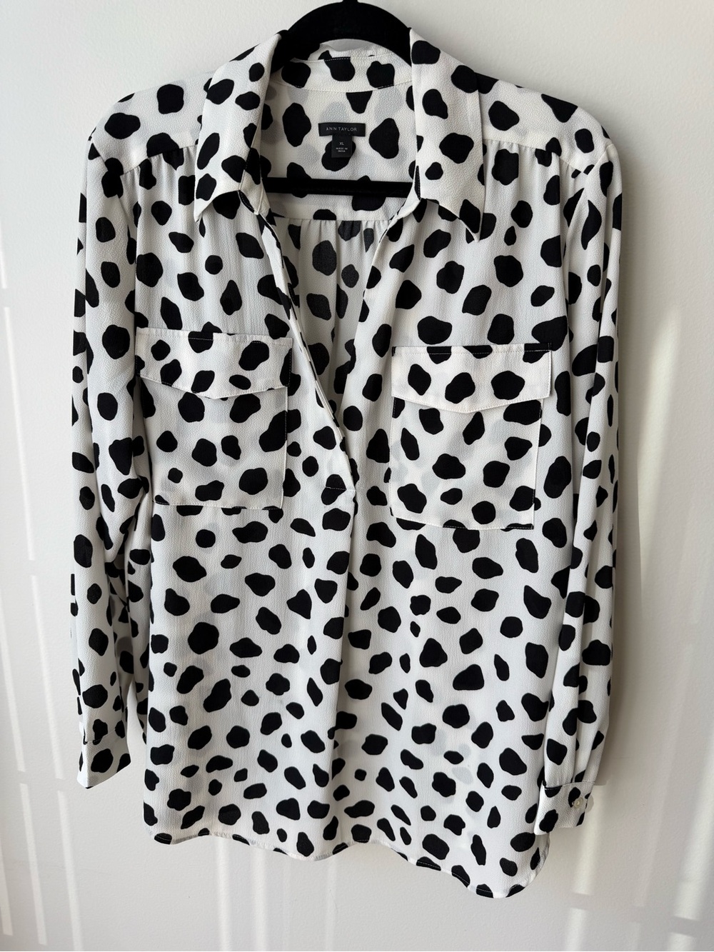 Ann Taylor Black & White Spot Button-Down Shirt